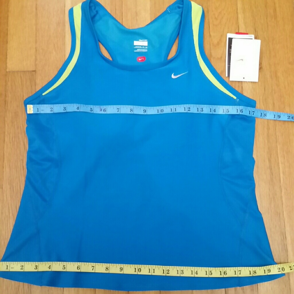 Nike DRI-FIT tank top with built in bra, XL - Picture 3 of 8